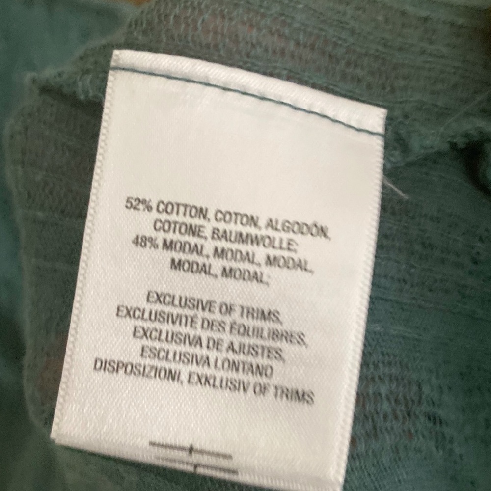 4/$20🛍ANTHROPOLOGIE GREEN SMOCKED SLEEVELESS TOP - Picture 6 of 8